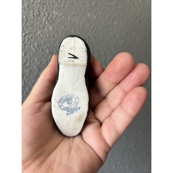 Victoria Carlsbad Austrian Porcelain 2 - "Shoes of Glass" Collection - Picture 5 of 14